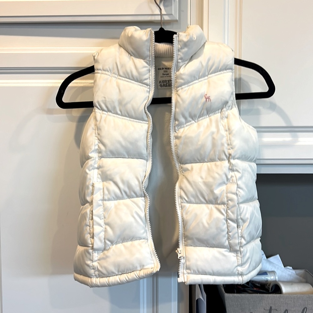 Kids white puffer vest